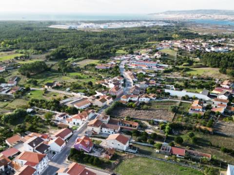 Moradia T4, com terreno, em Lavos, Figueira da Foz