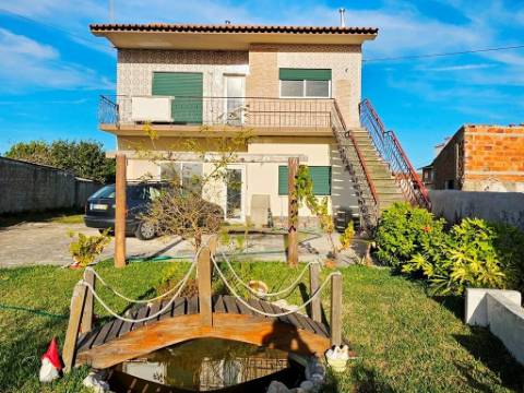 Moradia T4, com terreno, em Lavos, Figueira da Foz
