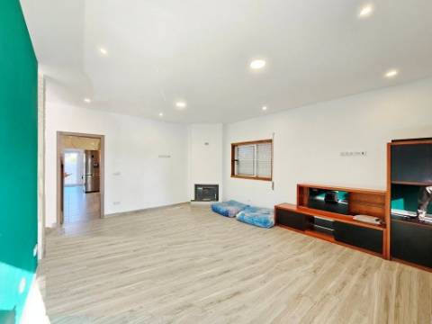 Moradia T4, com terreno, em Lavos, Figueira da Foz