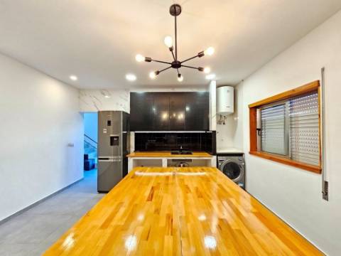 Moradia T4, com terreno, em Lavos, Figueira da Foz