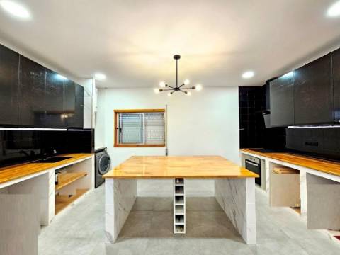 Moradia T4, com terreno, em Lavos, Figueira da Foz