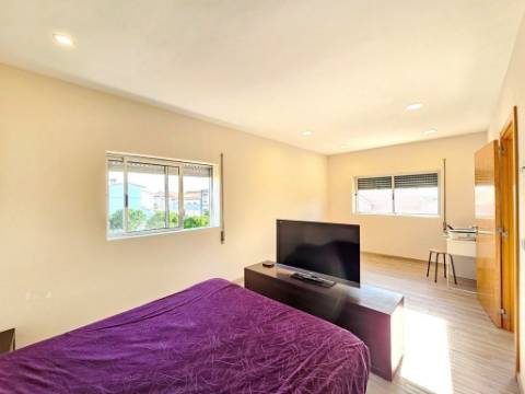 Moradia T4, com terreno, em Lavos, Figueira da Foz