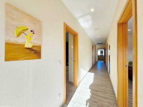 Moradia T4, com terreno, em Lavos, Figueira da Foz