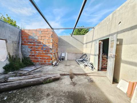 Moradia T4, com terreno, em Lavos, Figueira da Foz