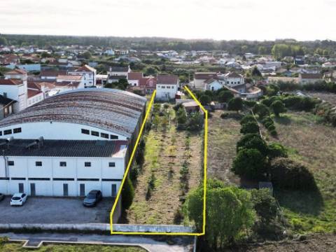 Moradia T4, com terreno, em Lavos, Figueira da Foz