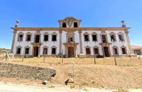 Solar dos Pimentéis, Palácio para recuperar em Mogadouro, Bragança