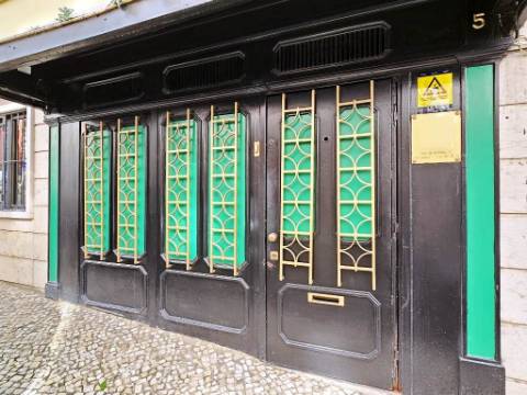 VENDA DE BAR - ESPAÇO COMERCIAL COM LICENÇA DE DIVERSÃO NOCTURNA