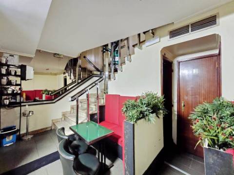 VENDA DE BAR - ESPAÇO COMERCIAL COM LICENÇA DE DIVERSÂO NOCTURNA