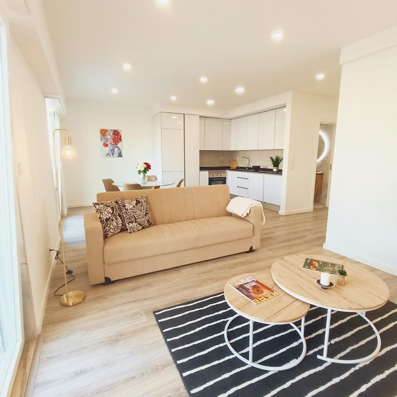 Apartamento T3 totalmente remodelado, em Benfica