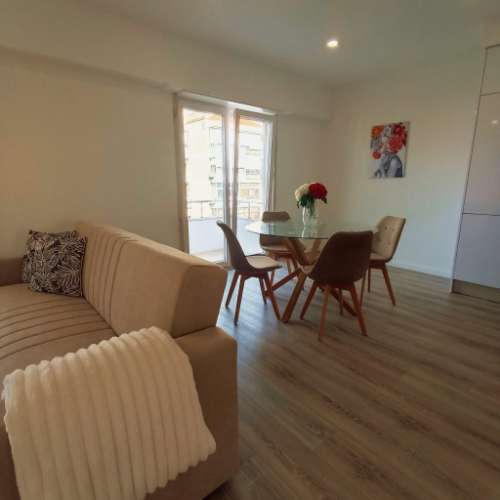 Apartamento T3 totalmente remodelado, em Benfica