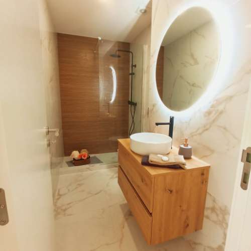 Apartamento T3 totalmente remodelado, em Benfica