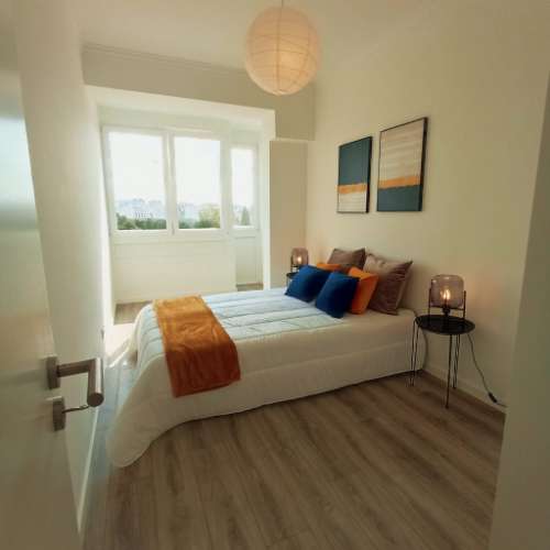 Apartamento T3 totalmente remodelado, em Benfica