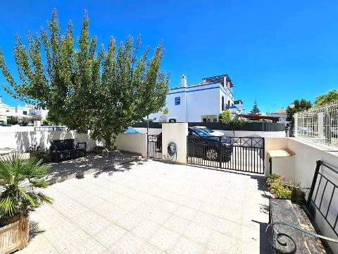 Moradia T4 com Vista Mar perto do Centro de Tavira