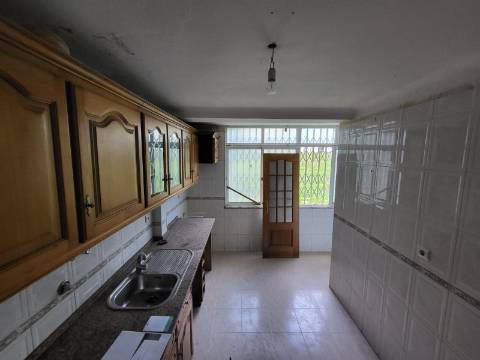 Apartamento T2 em Benfica