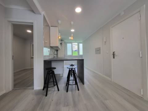 Apartamento T2 em Benfica