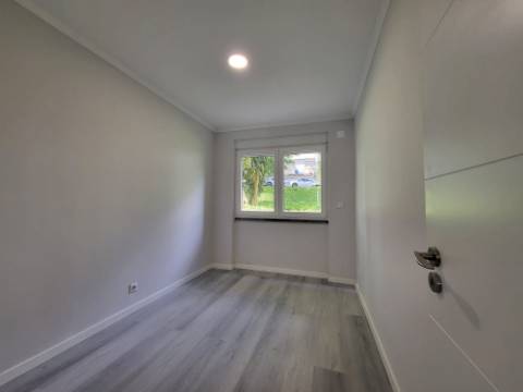 Apartamento T2 em Benfica