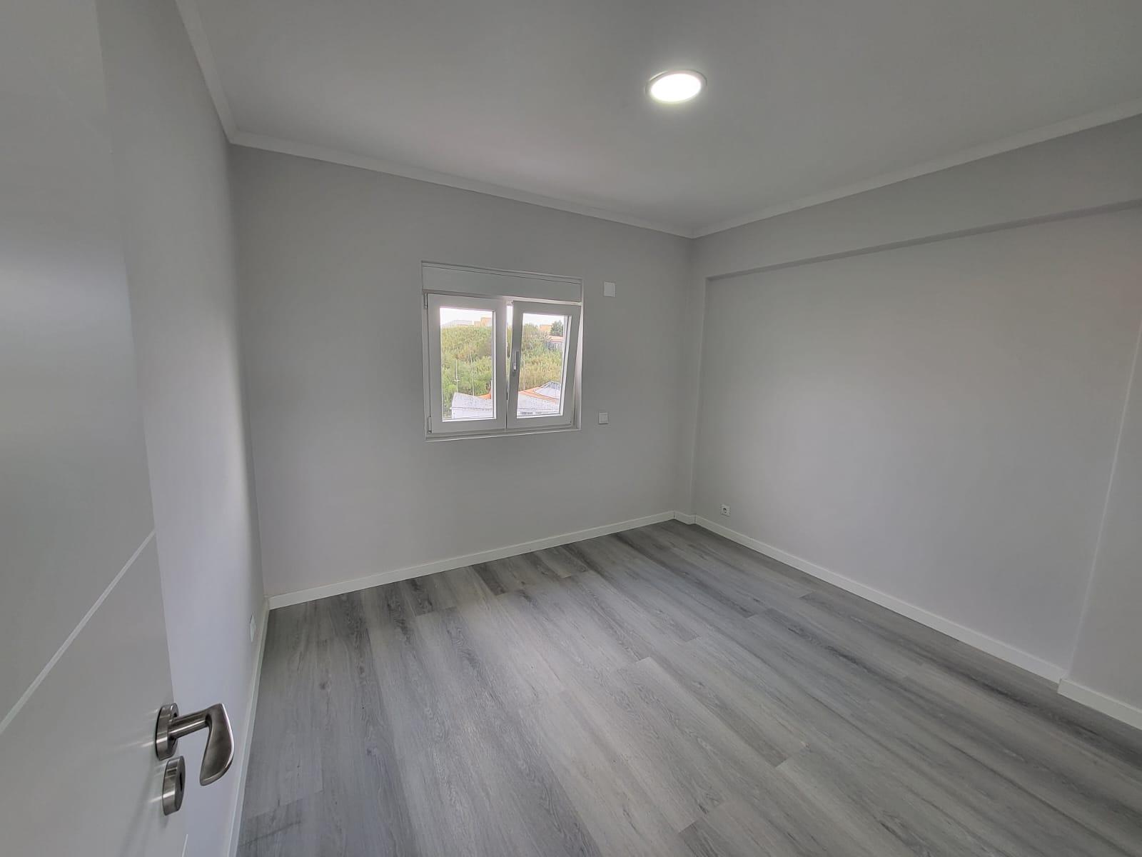 Apartamento T2 Totalmente Remodelado com Vista para a Serra da Mira