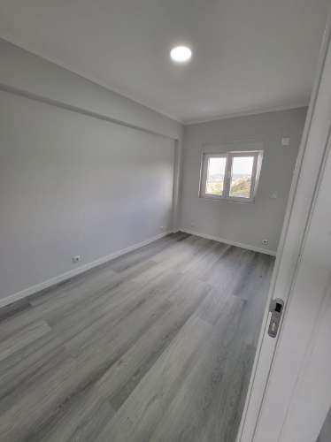 Apartamento T2 Totalmente Remodelado com Vista para a Serra da Mira