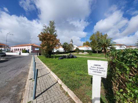 Apartamento T2 Totalmente Remodelado com Vista para a Serra da Mira