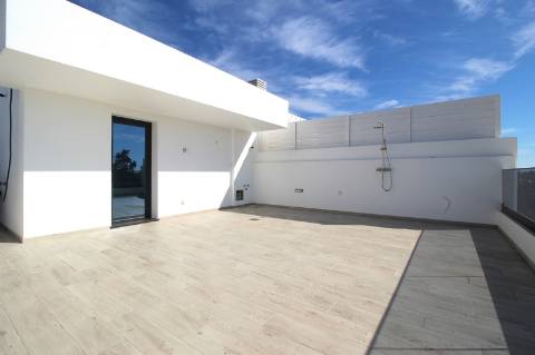 Nova Moradia T4 em Tavira - Conforto e Elegância