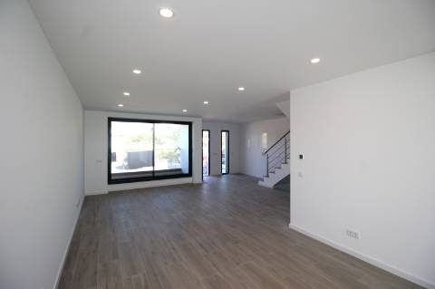 Nova Moradia T4 em Tavira - Conforto e Elegância