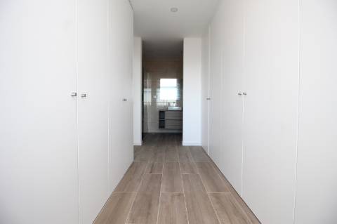 Nova Moradia T4 em Tavira - Conforto e Elegância