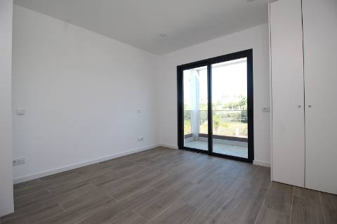 Nova Moradia T4 em Tavira - Conforto e Elegância