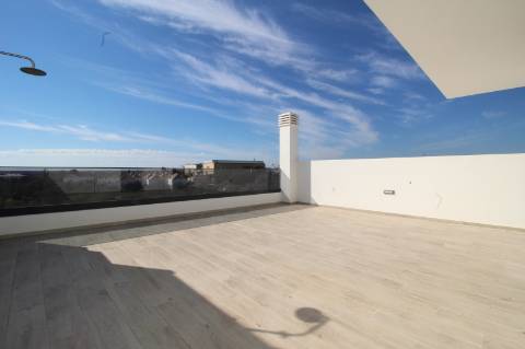 Nova Moradia T4 em Tavira - Conforto e Elegância