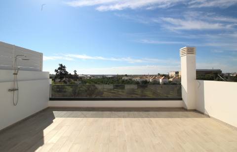 Nova Moradia T4 em Tavira - Conforto e Elegância