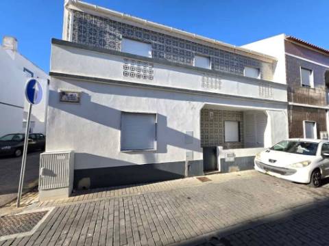 Moradia Renovada no Centro de Cabanas de Tavira