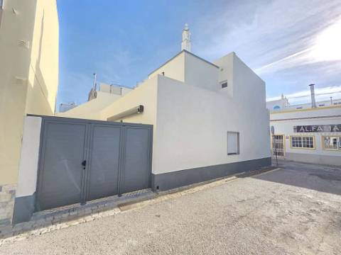 Moradia Renovada no Centro de Cabanas de Tavira