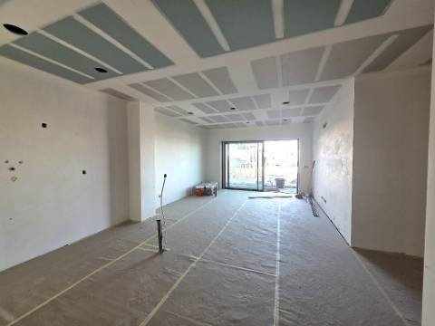 Apartamento T2 em condomínio fechado com piscina na Fuzeta.