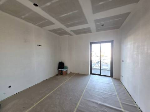 Apartamento T2 em condomínio fechado com piscina na Fuzeta.