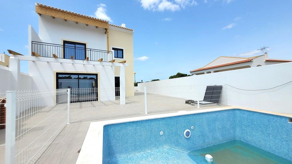 Moradia Nova T3+1 com Piscina Privada - Vila Nova de Cacela, Algarve
