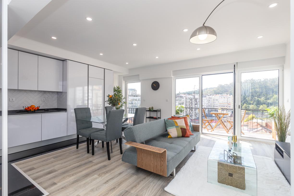 Apartamento T3 Totalmente remodelado, em Benfica - Lisboa