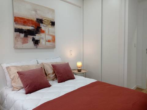 Apartamento T3 Totalmente remodelado, em Benfica - Lisboa