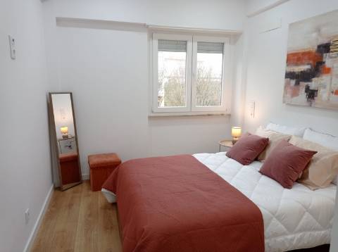 Apartamento T3 Totalmente remodelado, em Benfica - Lisboa