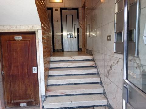 Apartamento T3 Totalmente remodelado, em Benfica - Lisboa