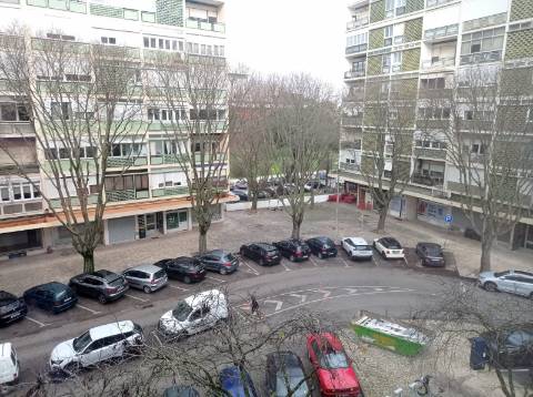 Apartamento T3 Totalmente remodelado, em Benfica - Lisboa