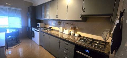 Apartamento com Piscina e Terraços Amplos em Tavira