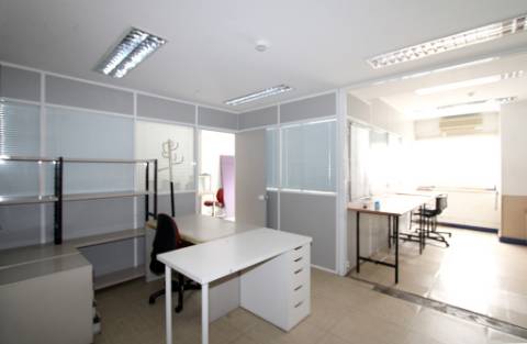 Espaçoso e funcional escritório com 600m2, em Carnaxide, Oeiras