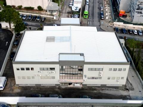 Espaçoso e funcional escritório com 600m2, em Carnaxide, Oeiras