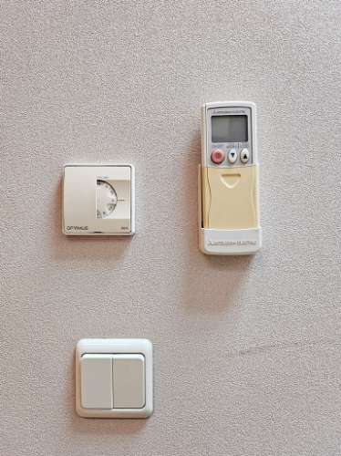 Espaçoso e funcional escritório com armazém e cais de carga, de 920m2, em Carnaxide, Oeiras