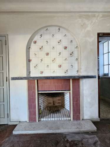 Apartamento T6+ 1, para remodelação total, na Rua Pascoal de Melo - Estefânia, Lisboa