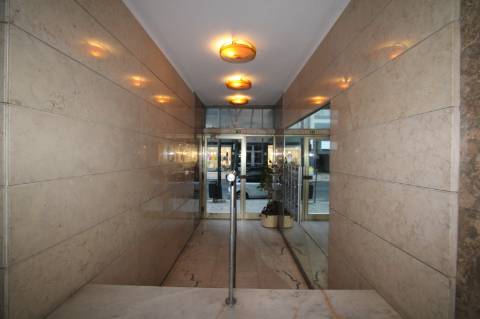 Apartamento T6+ 1, para remodelação total, na Rua Pascoal de Melo - Estefânia, Lisboa