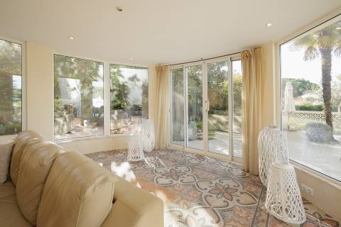 Exclusiva moradia de 4 quartos e piscina, no campo de golfe de Vale do Lobo, Algarve