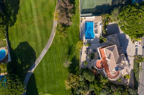 Exclusiva moradia de 4 quartos e piscina, no campo de golfe de Vale do Lobo, Algarve