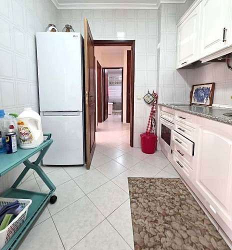 Apartamento T2 com terraço e garagem no centro de Monte Gordo, Algarve.