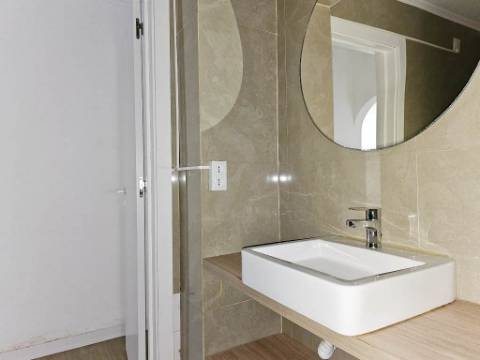 Espaçoso apartamento T3 na Ramada, Odivelas