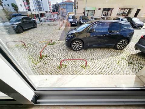 Espaçoso apartamento T3 na Ramada, Odivelas